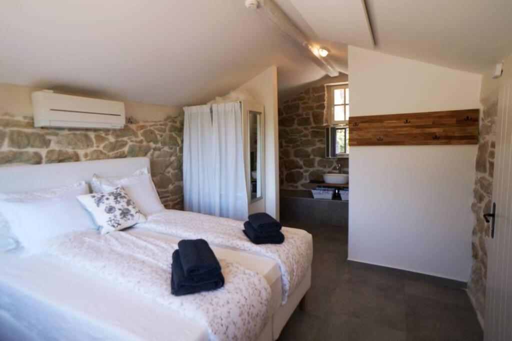 Ferienhaus Villa Alisia, Wunderschoenes Natursteinhaus Bei Porec, Istrien, Kroatien Vranje Selo Kültér fotó