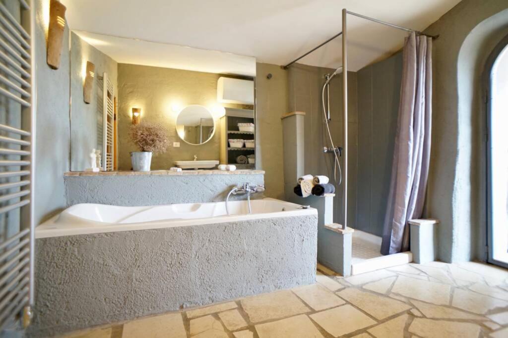 Ferienhaus Villa Alisia, Wunderschoenes Natursteinhaus Bei Porec, Istrien, Kroatien Vranje Selo Kültér fotó